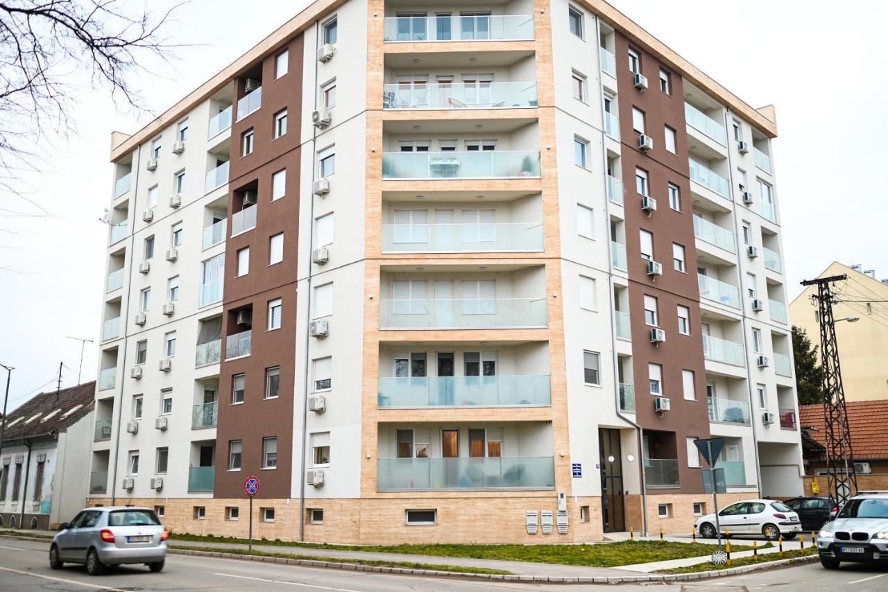 Lena Apartman 苏博蒂察 外观 照片